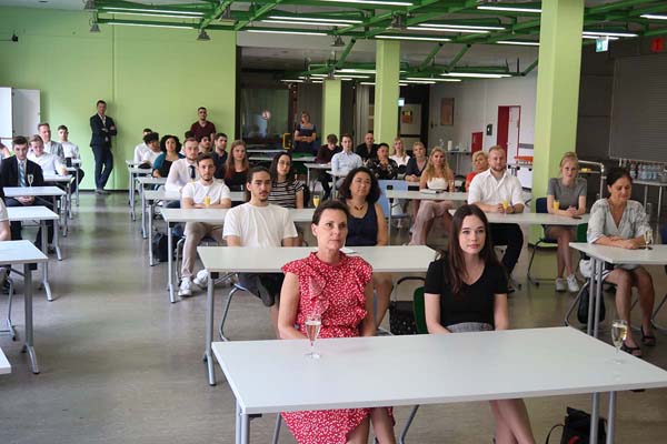 2020 06 abitur 03s